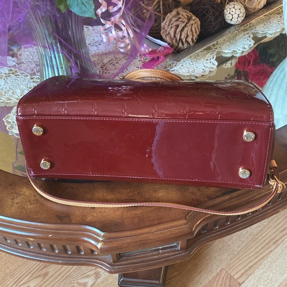 LV bag color  wine Good condition! - Picture 7 of 7